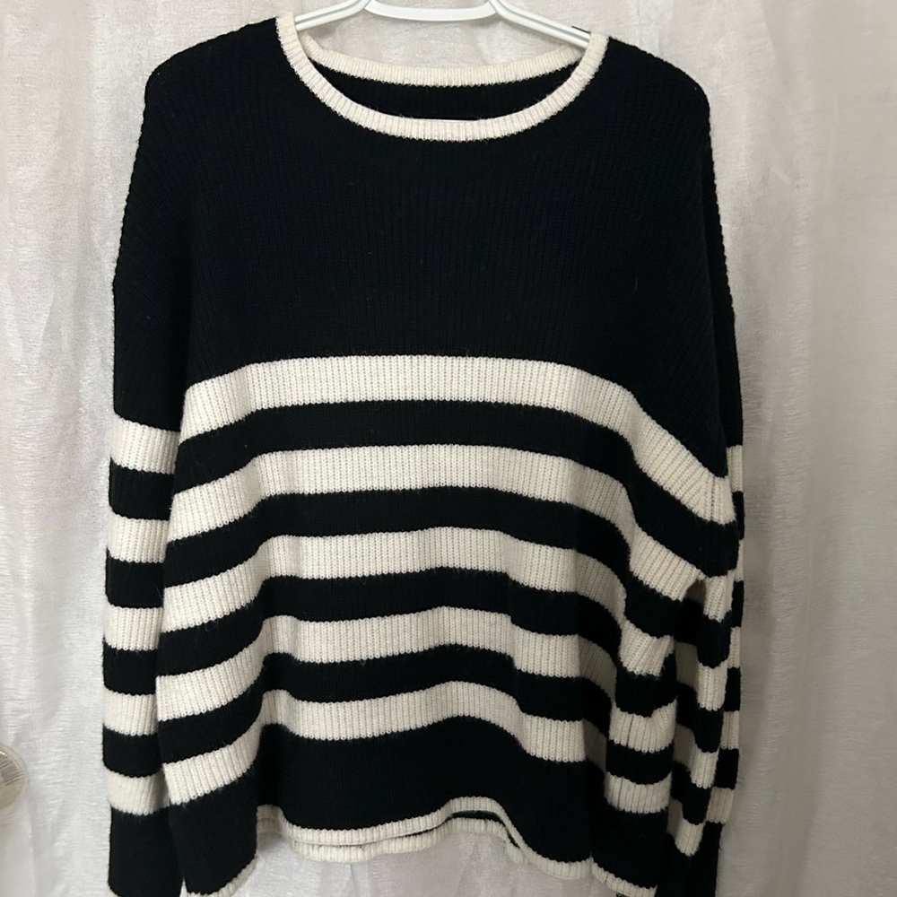 Black stripped sweater